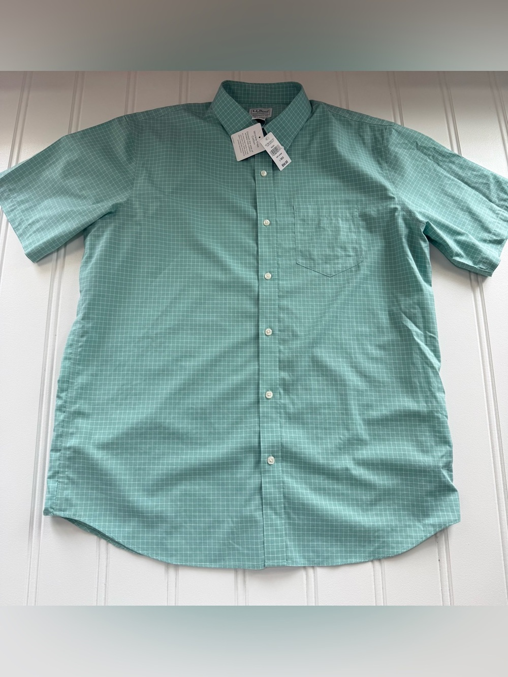 L.L. Bean Men's Wrinkle Free Traditional Fit Pocket Shirt Large NEW 3083
